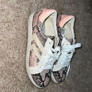 Dolce vita sneakers